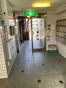 13/13 エントランス