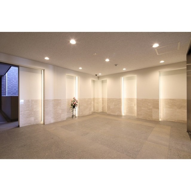 13/13 エントランス