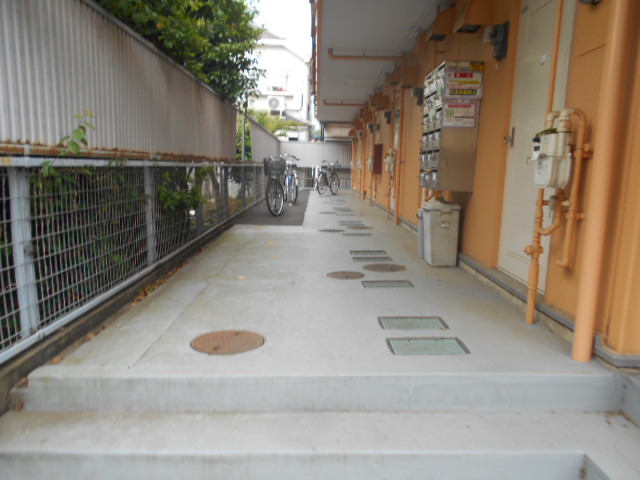 22/30 エントランス