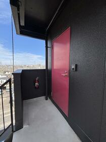 16/16 エントランス