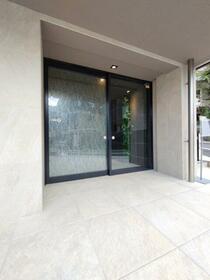 2/2 エントランス