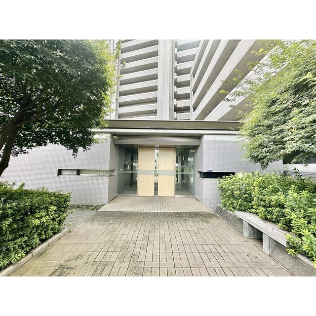 22/22 エントランス