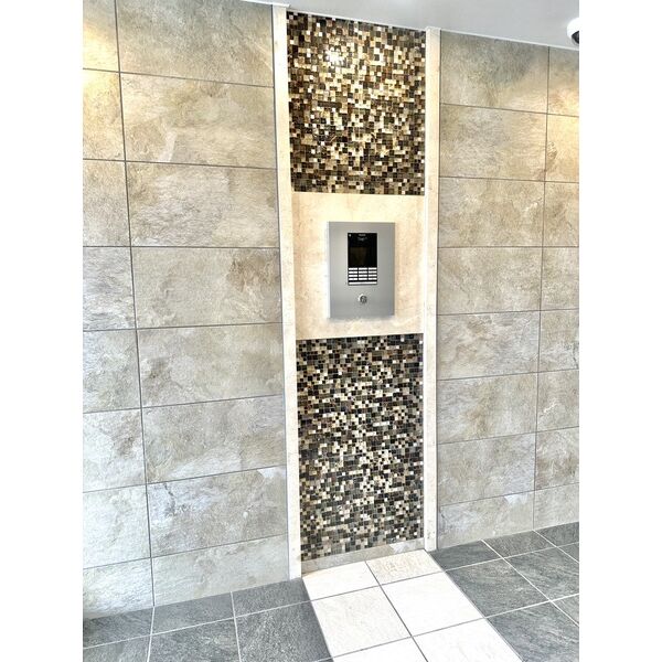 16/16 エントランス