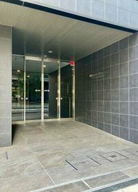 16/16 エントランス