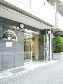 16/16 エントランス