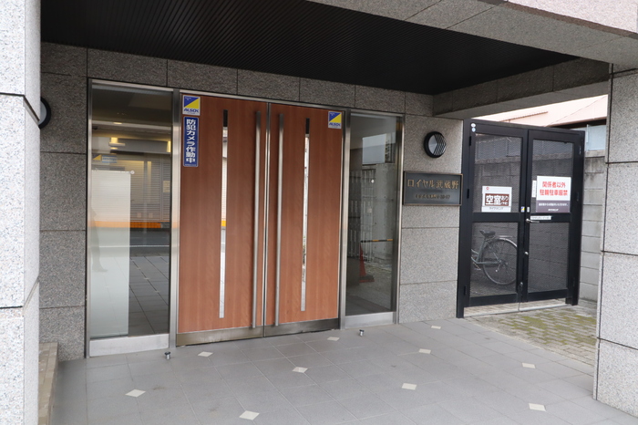 16/16 エントランス