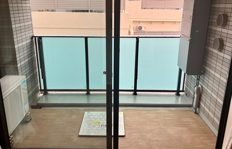 13/18 バルコニー