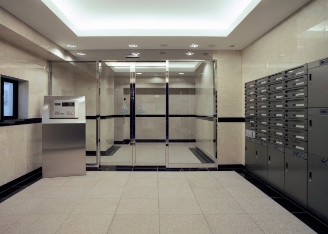 2/2 エントランス