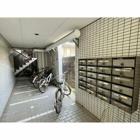 16/18 エントランス