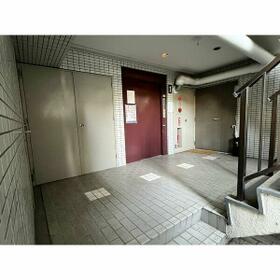 4/5 エントランス