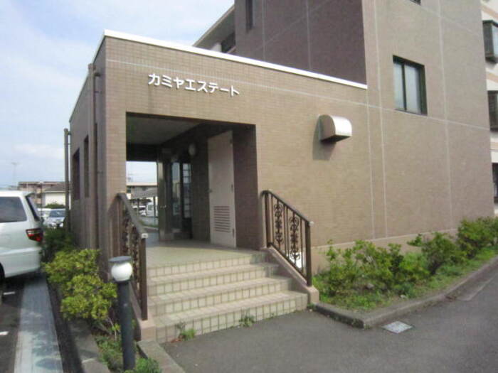 16/27 エントランス