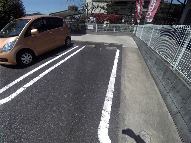 22/28 駐車場