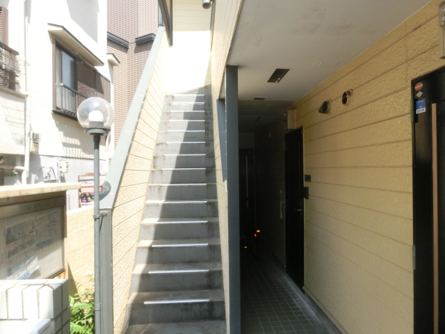 28/30 エントランス