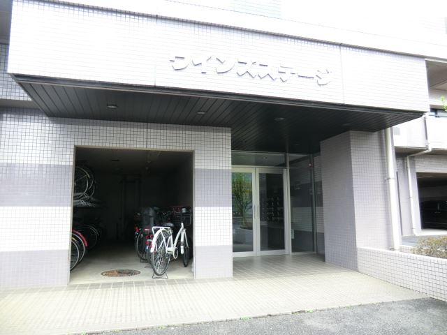 21/30 エントランス