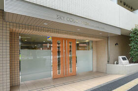 16/16 エントランス