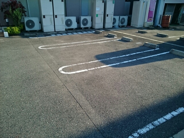 2/10 駐車場
