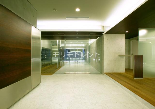 15/23 エントランス