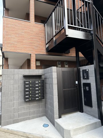 19/19 エントランス