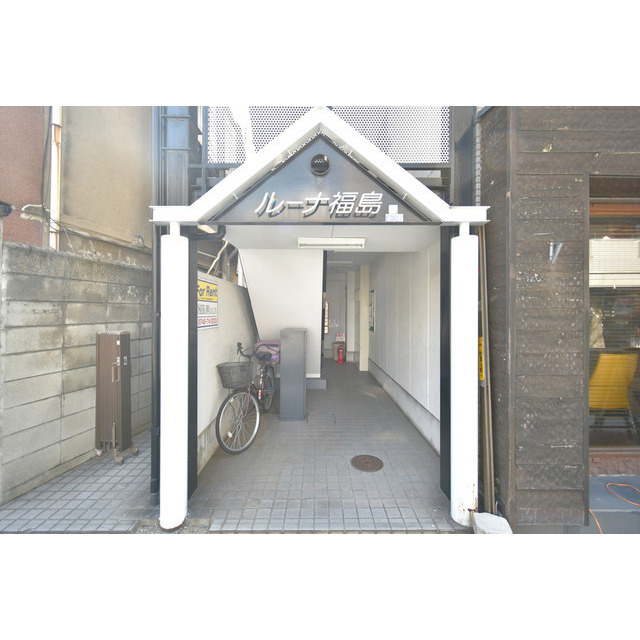 2/2 エントランス