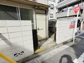 2/2 エントランス