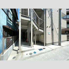 14/14 エントランス