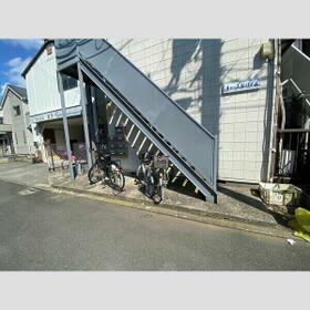 16/16 エントランス