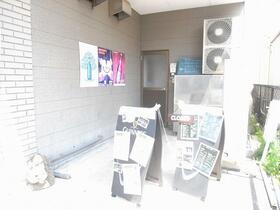 16/16 エントランス