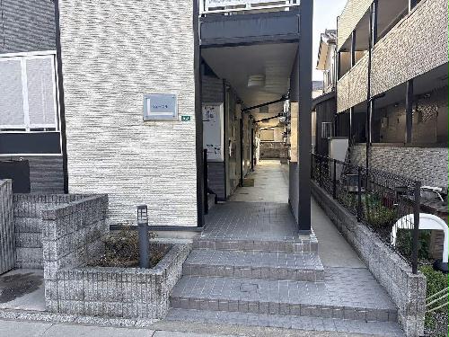 2/2 エントランス