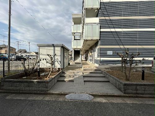 13/14 エントランス