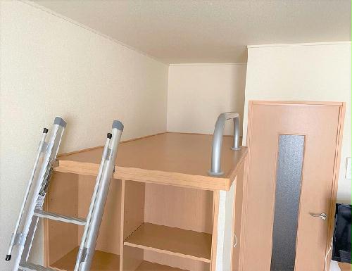 13/14 エントランス