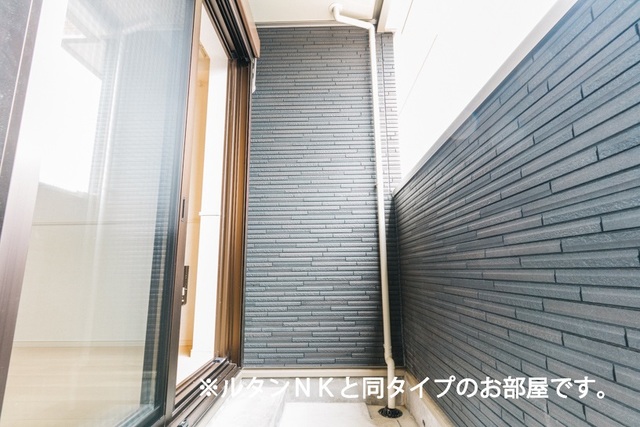 13/20 バルコニー