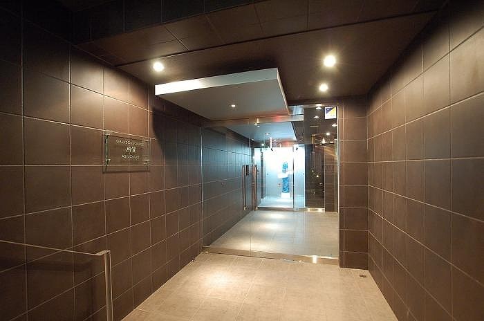 13/14 エントランス