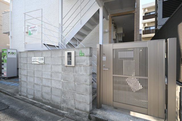 20/23 エントランス