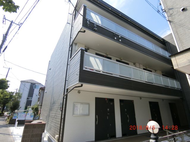 25/29 エントランス