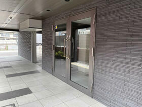 16/16 エントランス