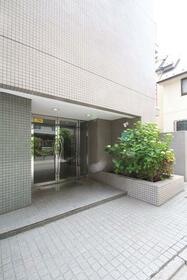 2/4 エントランス