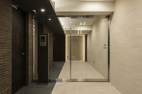 2/2 エントランス