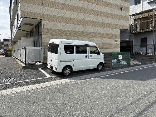 14/14 駐車場