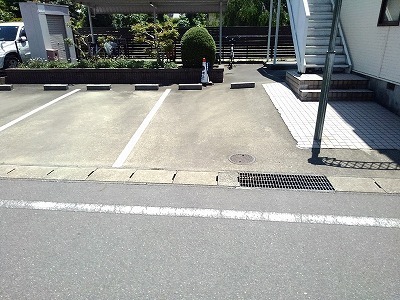 13/20 駐車場