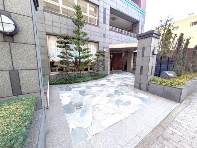 18/18 エントランス