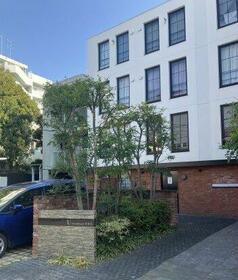 ユーレジデンス東新宿の外観