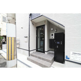 16/25 エントランス