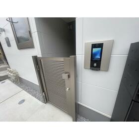 16/26 エントランス