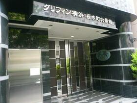 16/16 エントランス