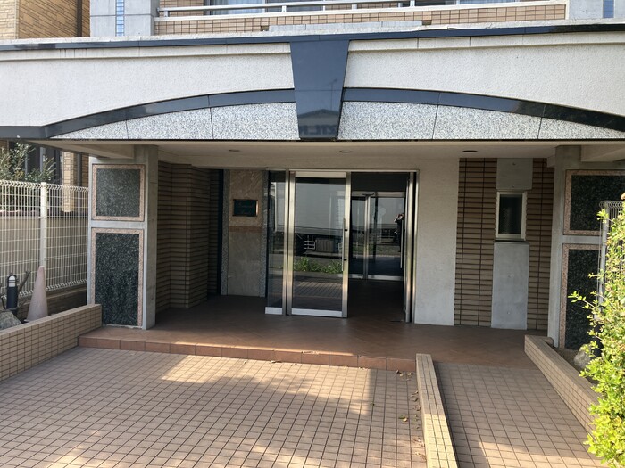 14/14 エントランス