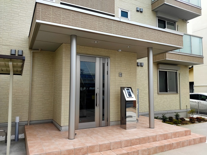 18/20 エントランス