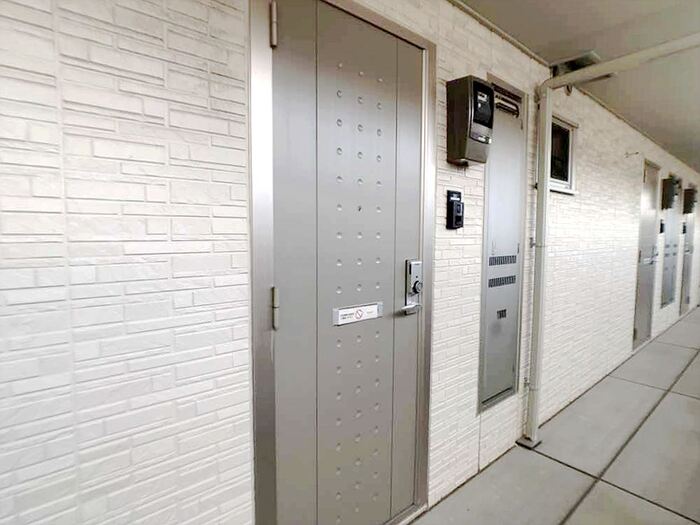 18/24 エントランス