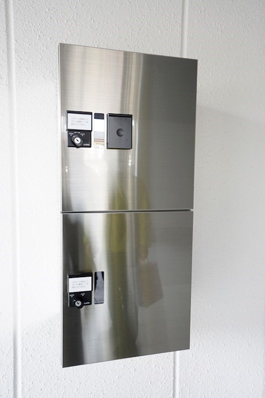 23/23 エントランス