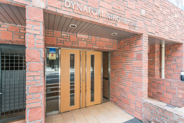 5/5 エントランス