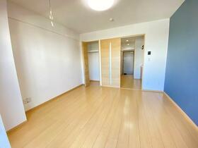 3/4 エントランス